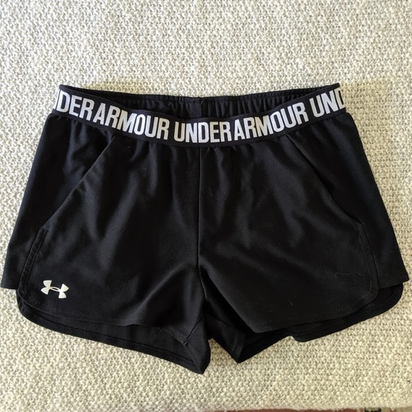 Under Armour Pants - Women's Under Armour Black Shorts, size S